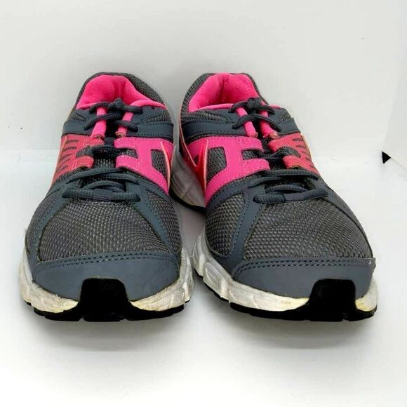 Nike Downshifter 5 Womens Pre-owned Gray w/Red Accents Running Sneakers - sz. 8 - Picture 2 of 6